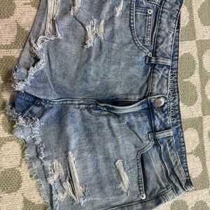 American Eagle Outfitters tomgirl shortie